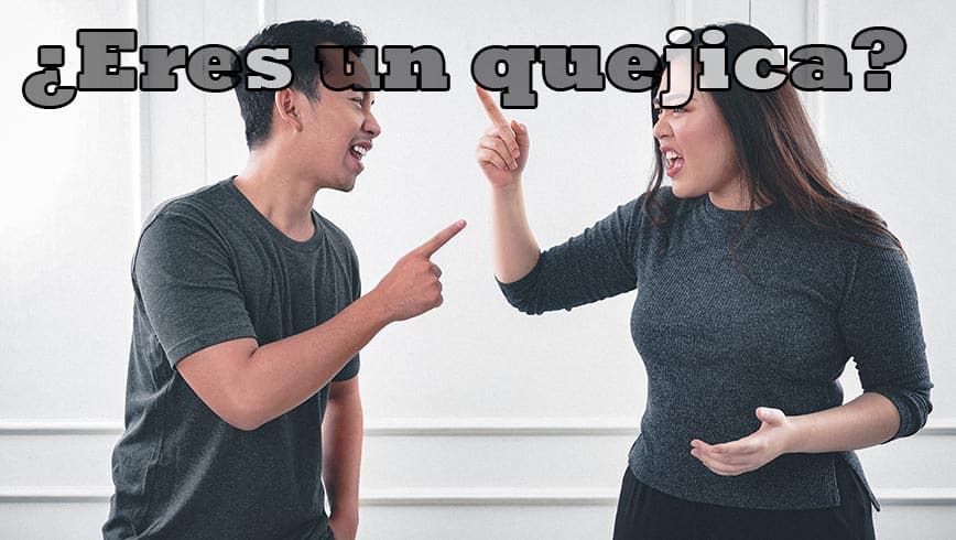 Personas quejándose