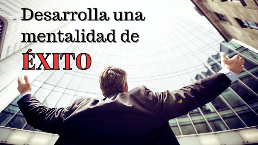 Hombre celebrando un triunfo